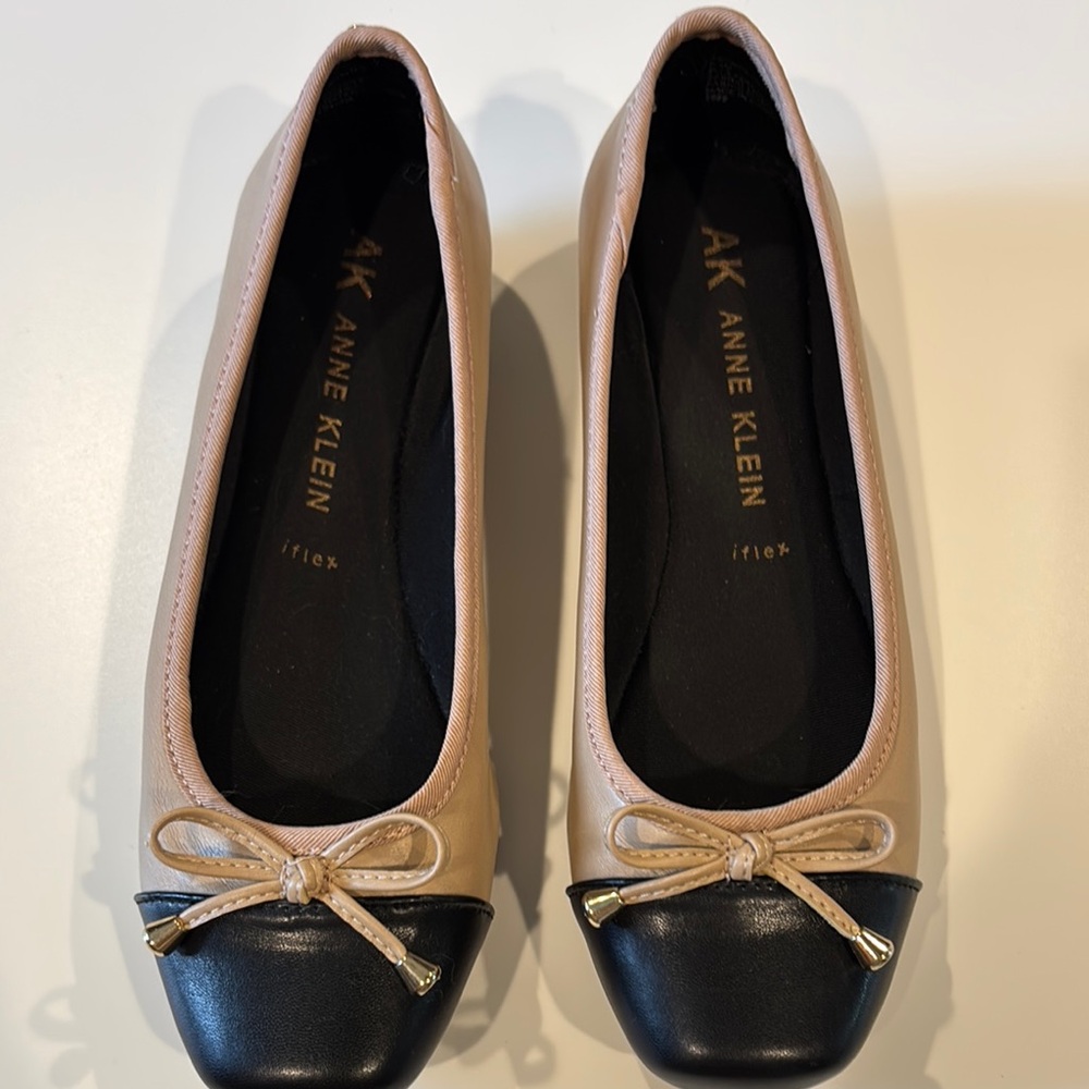 Anne Klein Black and Tan Flats with Decorative Bow